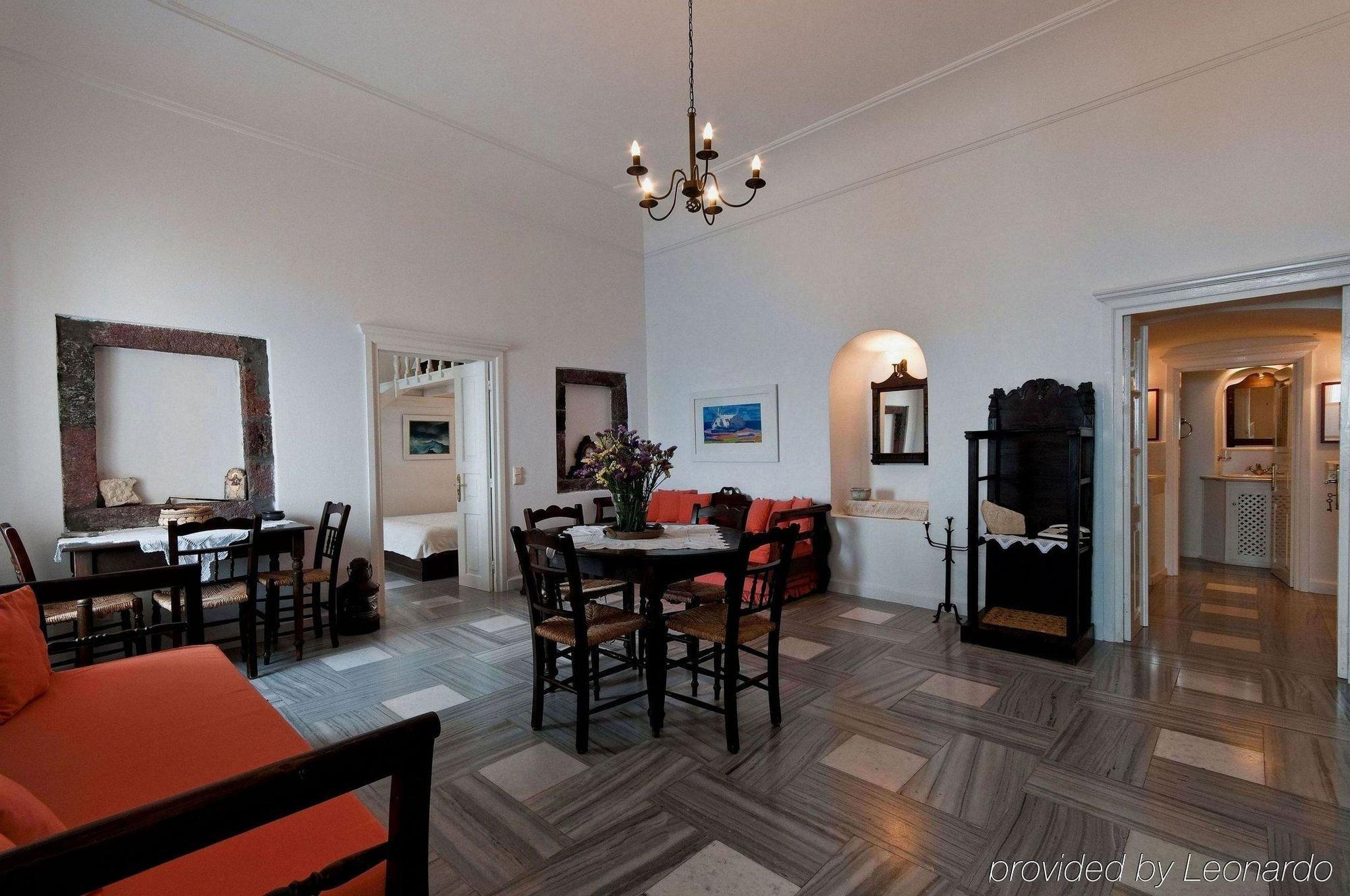 Cori Rigas Suites Fira  Ruang foto