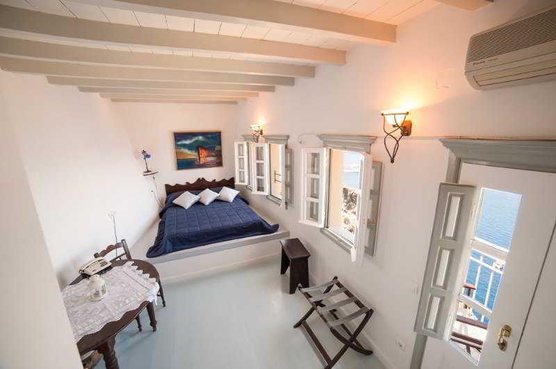 Cori Rigas Suites Fira  Bagian luar foto