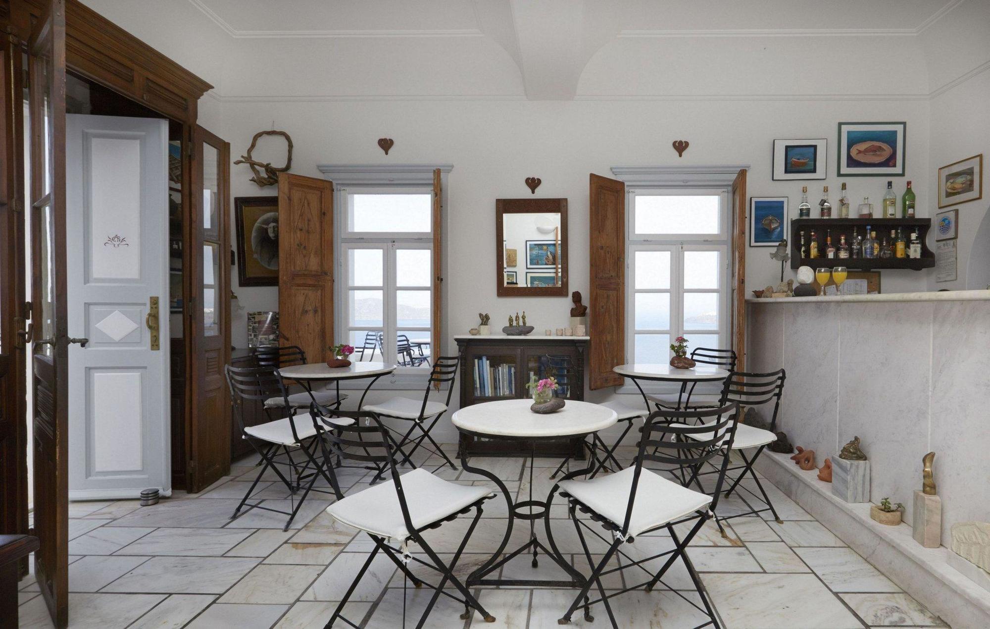 Cori Rigas Suites Fira  Bagian luar foto